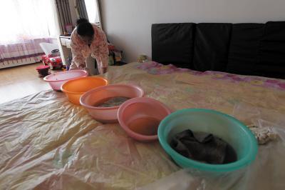 老河口楼上漏水，住户失联，小区没物管，业主维权难！律师来支招……